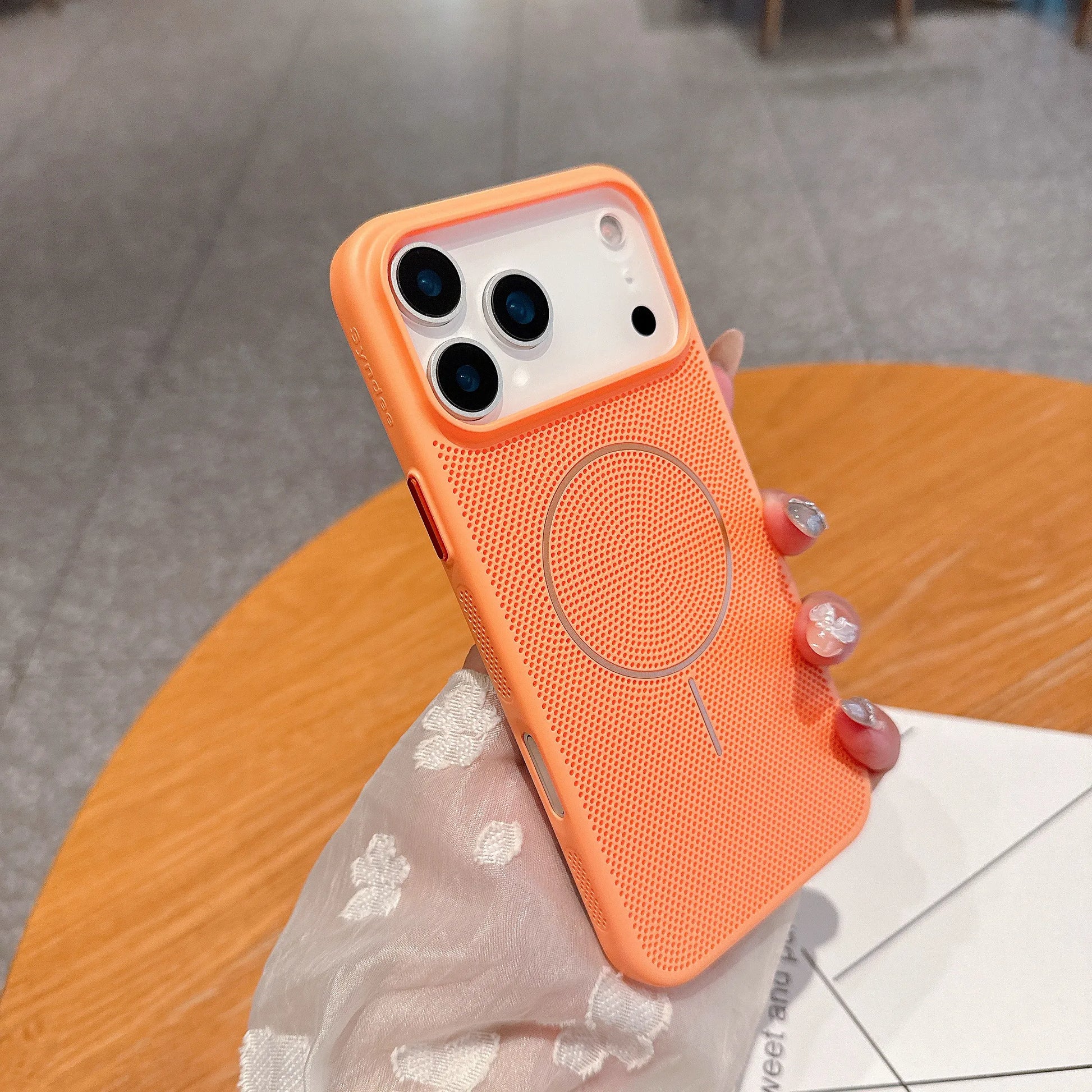 Cooling Heat Dissipation Mesh Magnetic Magsafe Case for Iphone 17 16 15 14 13 12 11 Pro Max plus 17 Air Wireless Charging Cover